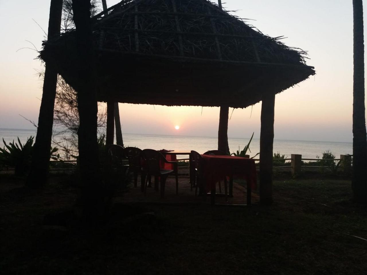 Sukriti Beach Resort วาร์คาลา ภายนอก รูปภาพ